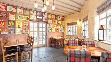 Breakfast, lunch, dinner served; British cuisine