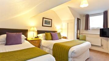 Kamar Double (Room 5) | Seprai premium, setrika/meja setrika, Wi-Fi gratis, dan seprai linen