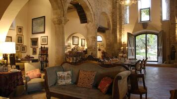 Sala de estar en el lobby