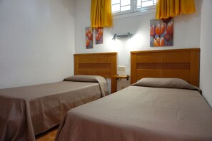 Apartament estàndard, 1 dormitori, no fumadors, terrassa | Caixa forta a l'habitació, escriptori i cortines opaques