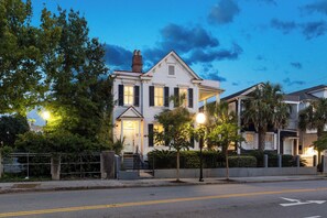 Exterior - Cocktail Club | 4 Redesigned Suites (Charleston)