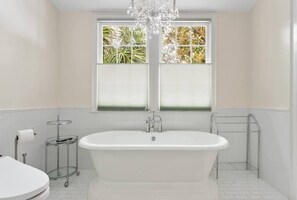 Hair dryer - Steps to Charleston's Best! | The Lady Banks (Charleston)