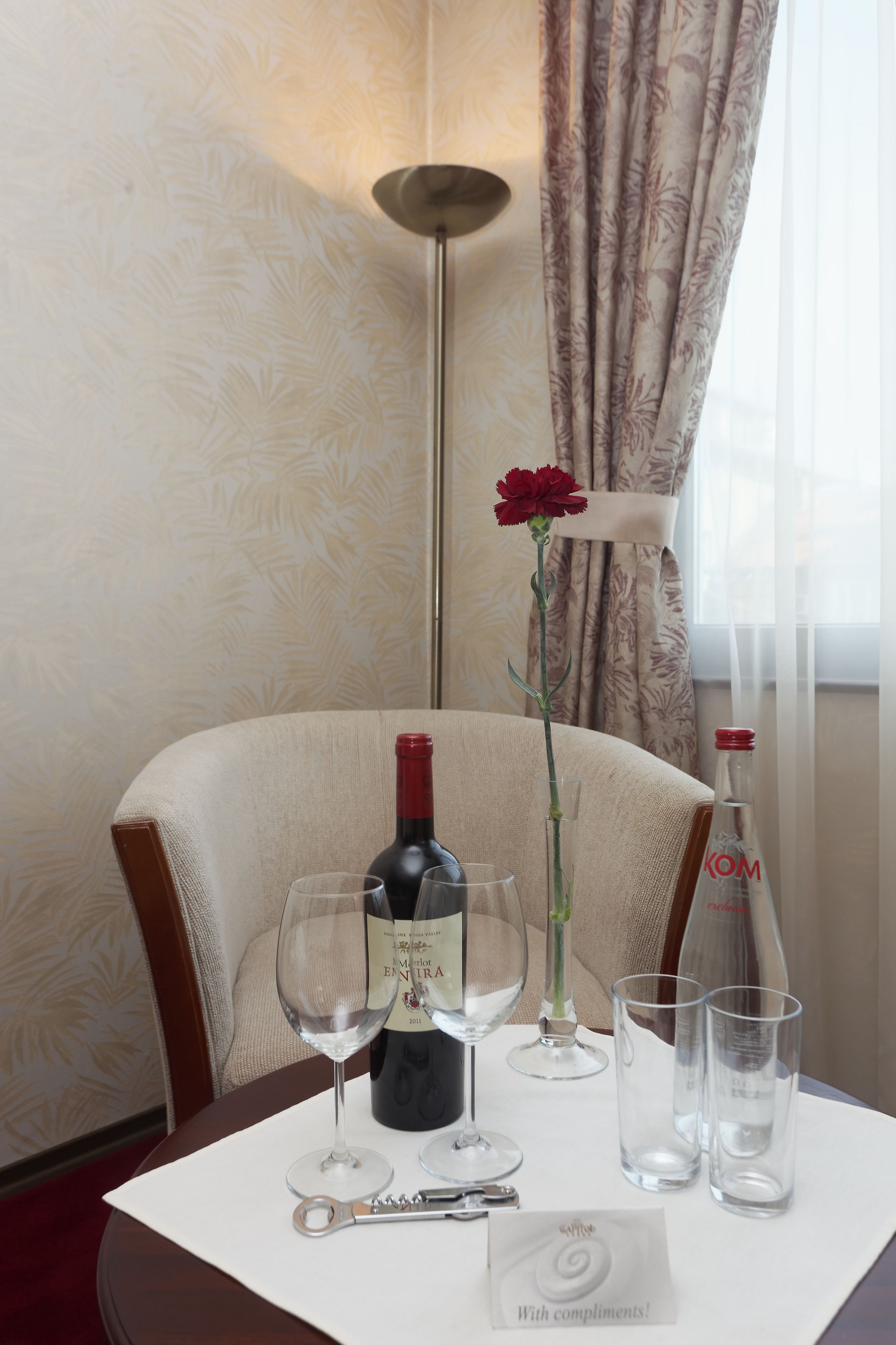 deluxe double room | food and drink