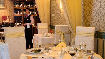 Local and international cuisine