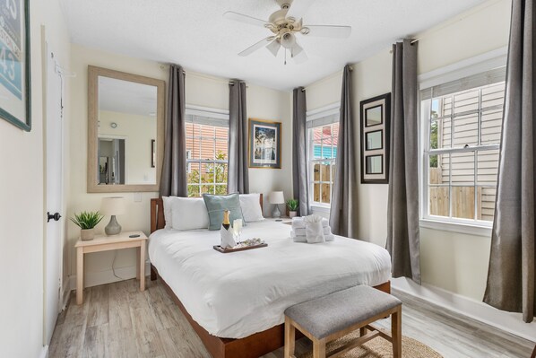 3 bedrooms, desk, iron/ironing board, internet