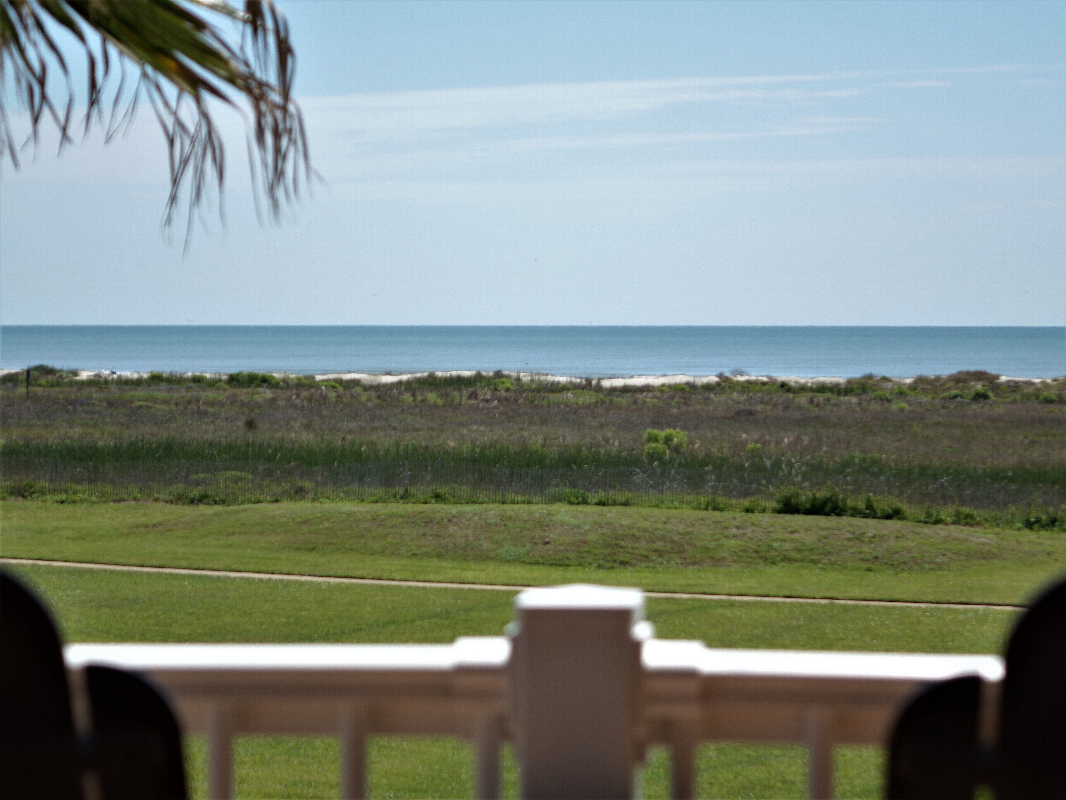 Shore Nuff- Book 5+ nights and get 15% discount- Beach Front Ocean Views-