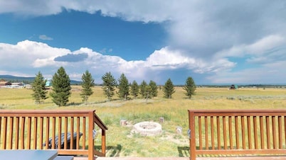 32 MI to YNP | Pet Friendly | Sleeps 2
