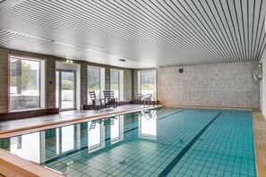 Indoor pool - Oppheim resort- pure luxury (Voss)