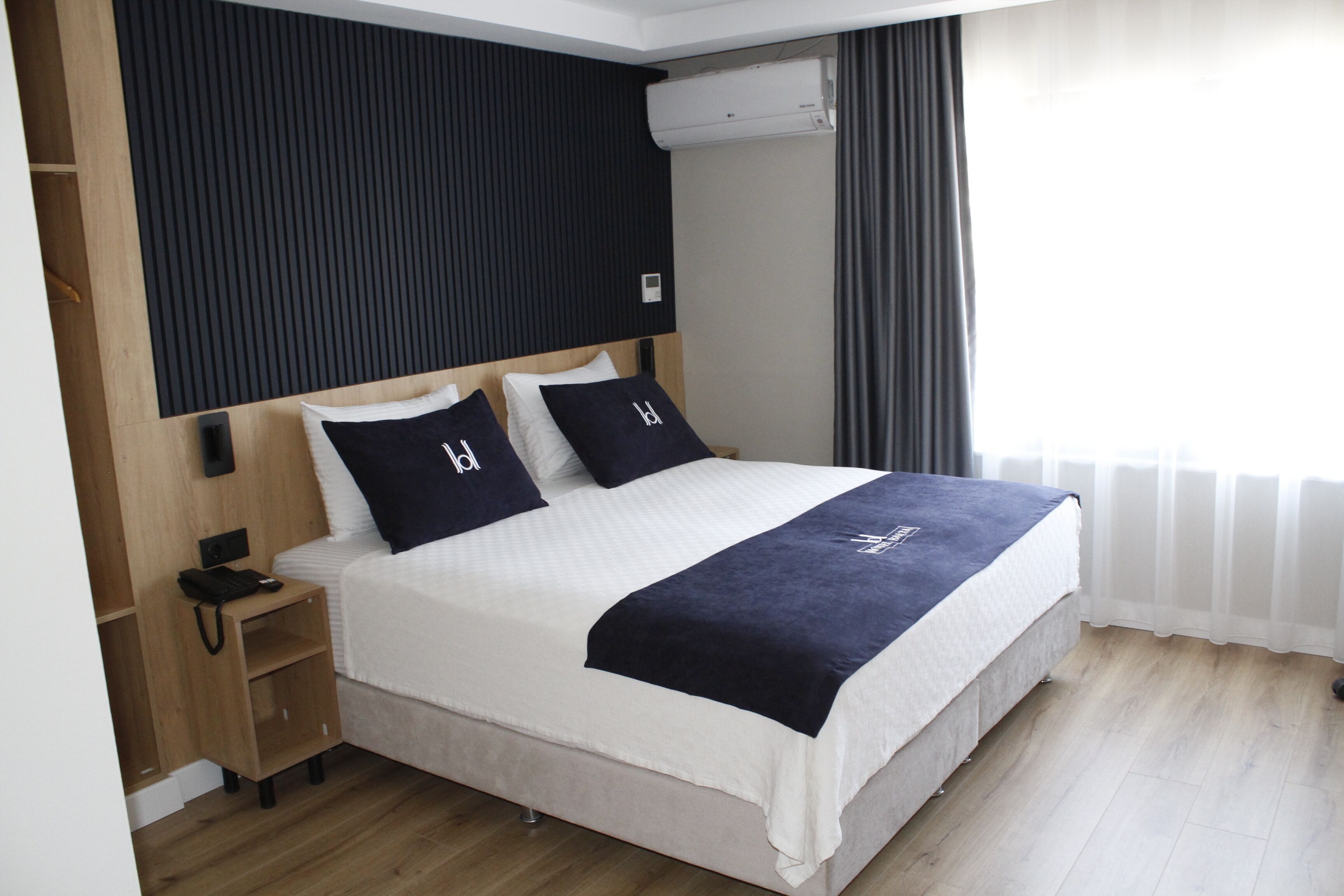 Coffres-forts dans les chambres, bureau, chambres insonorisées