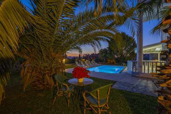 Luxury Villa, 4 Bedrooms | Garden view