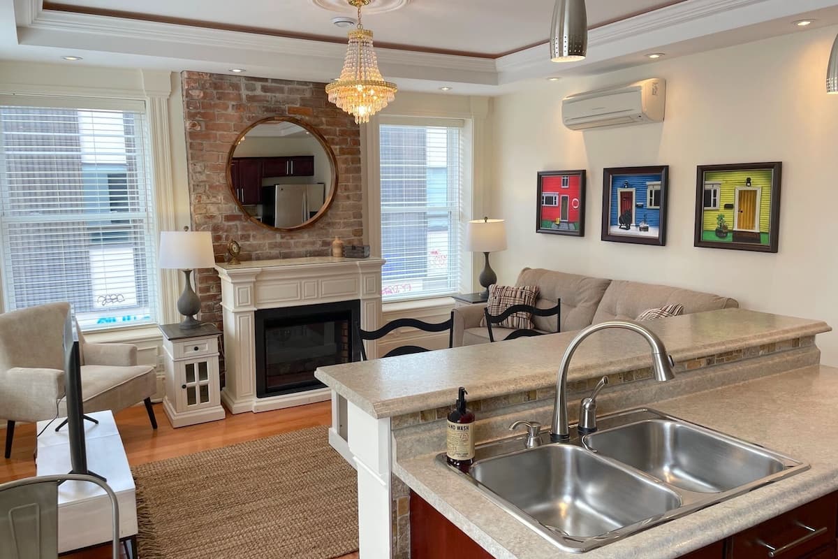 Luxury Condo, 1 Bedroom, Harbour View | Living area