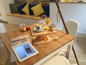 Daily continental breakfast for a fee - Ideas Peregrinas - Hostel (Tui)