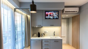 Deluxe Apartment | Private kitchenette - Preveza Suite Stay (Preveza)