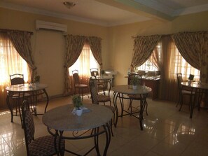 Restaurant - New Gate Lodge & Hospitality Ltd (Abuja)