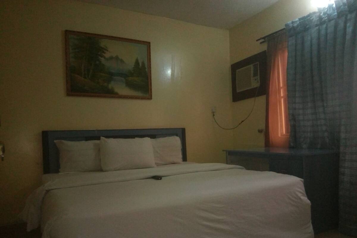 1 bedroom, desk, laptop workspace, blackout drapes