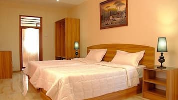 Chambre Double ou avec lits jumeaux | Coffres-forts dans les chambres, bureau, fer et planche Ă repasser