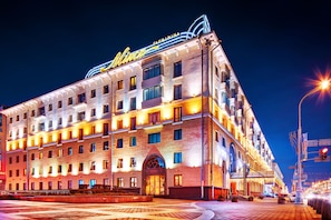 Façade de l’hébergement - soirée/nuit