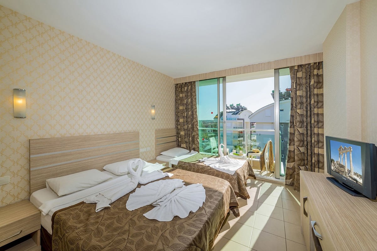 1 bedroom, minibar, desk, soundproofing