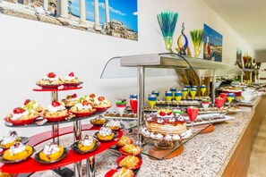Breakfast, lunch and dinner served - Side Lowe Hotel (Manavgat)