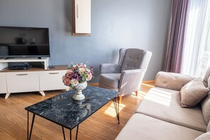 Suite – elite, 1 soverom | Strykejern/-brett, wi-fi (inkludert), sengetøy og rullestolvennlig