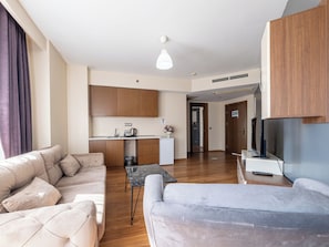 Elite Suite, 1 Bedroom | Iron/ironing board, free WiFi, bed sheets, wheelchair access - Elits Suits (Istanbul)