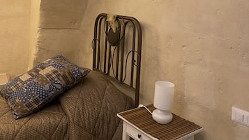 基本四人房 (Gorgo) | 意大利 Frette 床單、高級寢具、記憶棉床墊、迷你吧