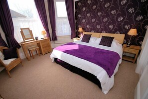 Individually decorated, individually furnished, desk, laptop workspace - Westbury Lodge (Shanklin)
