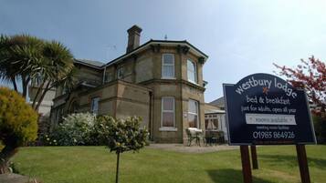 Overnatningsstedets facade