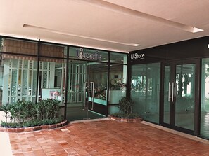 每日供應當地菜式早餐 (費用另計)