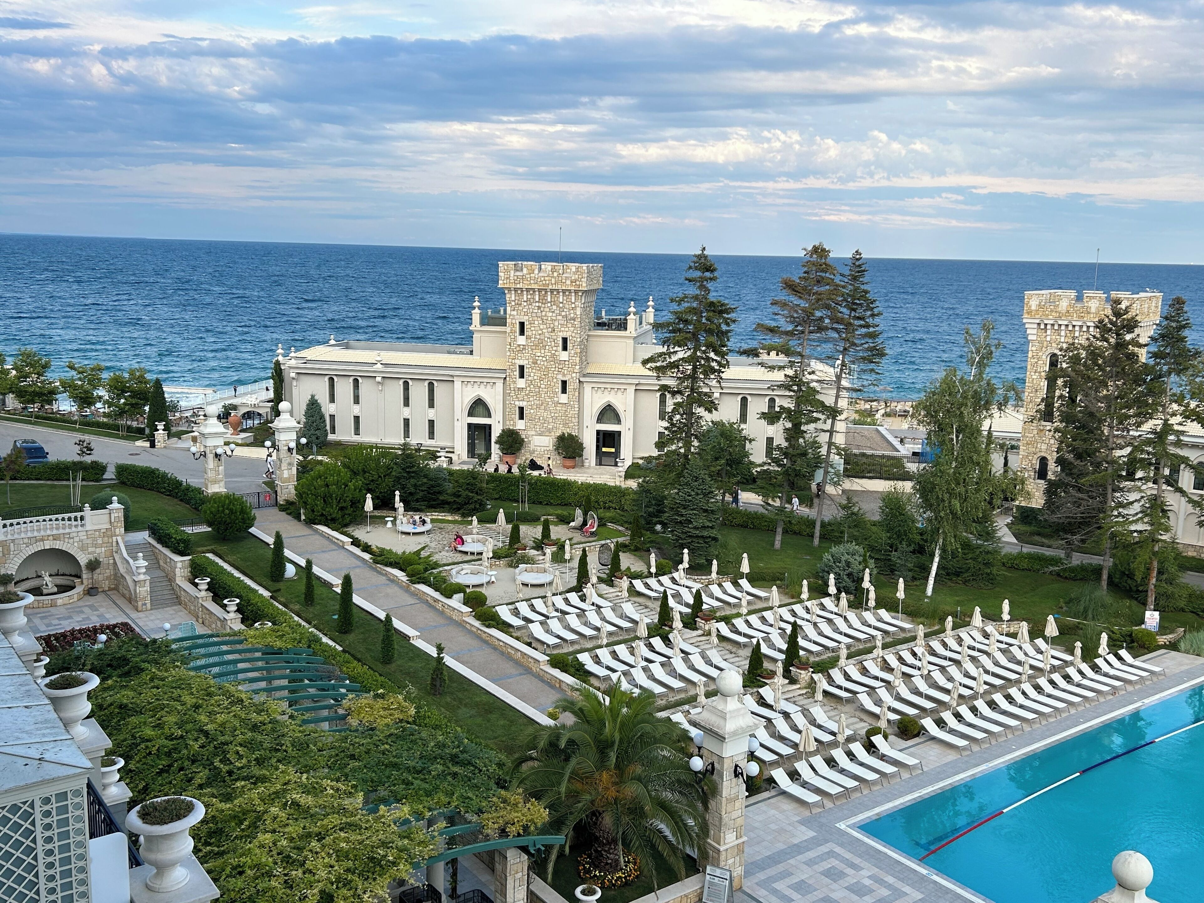 Minibar, in-room safe, desk, laptop workspace