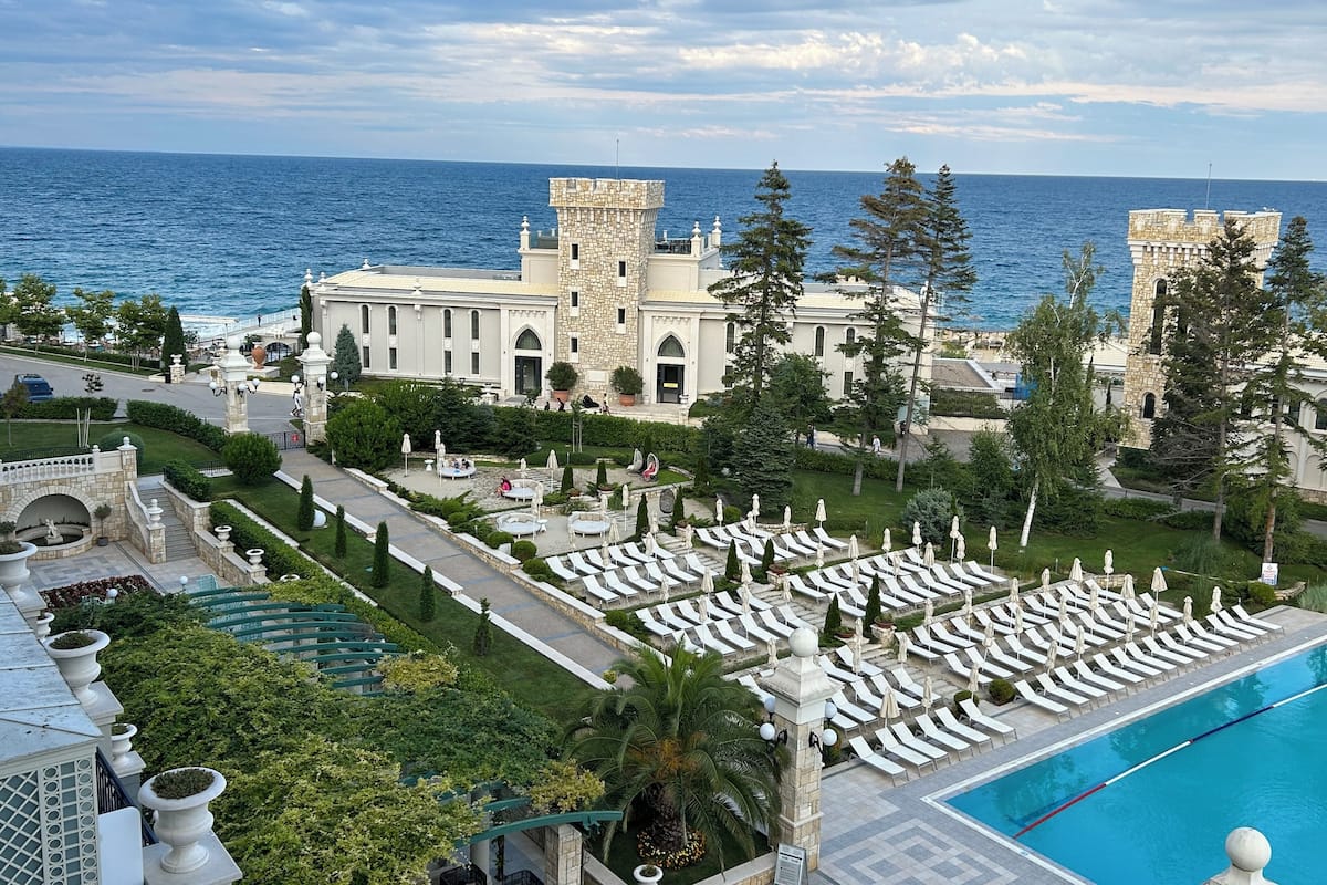 Minibar, in-room safe, desk, laptop workspace