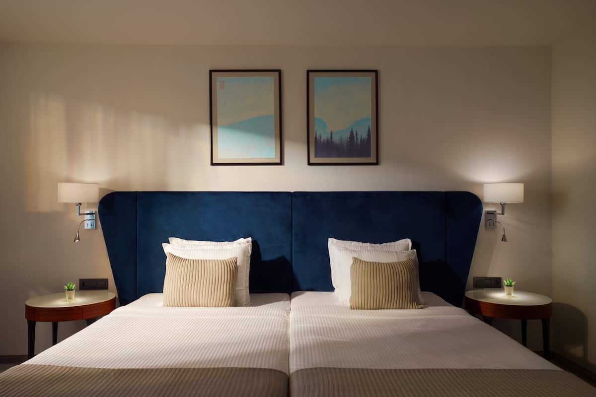 minibar, in-room safe, desk, laptop workspace