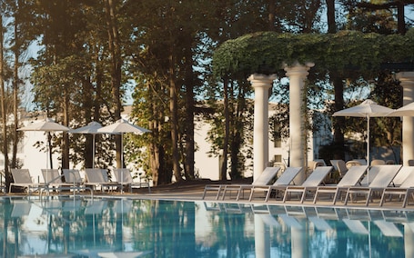 Indoor pool, seasonal outdoor pool