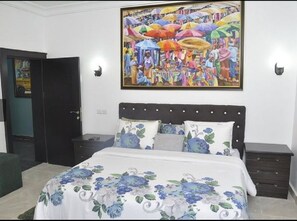 2 bedrooms, desk, iron/ironing board, free WiFi