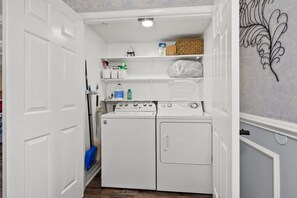 Condo, 4 Bedrooms | Interior