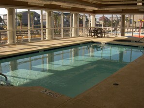 Condo, 3 habitaciones | Alberca | Alberca techada y alberca al aire libre