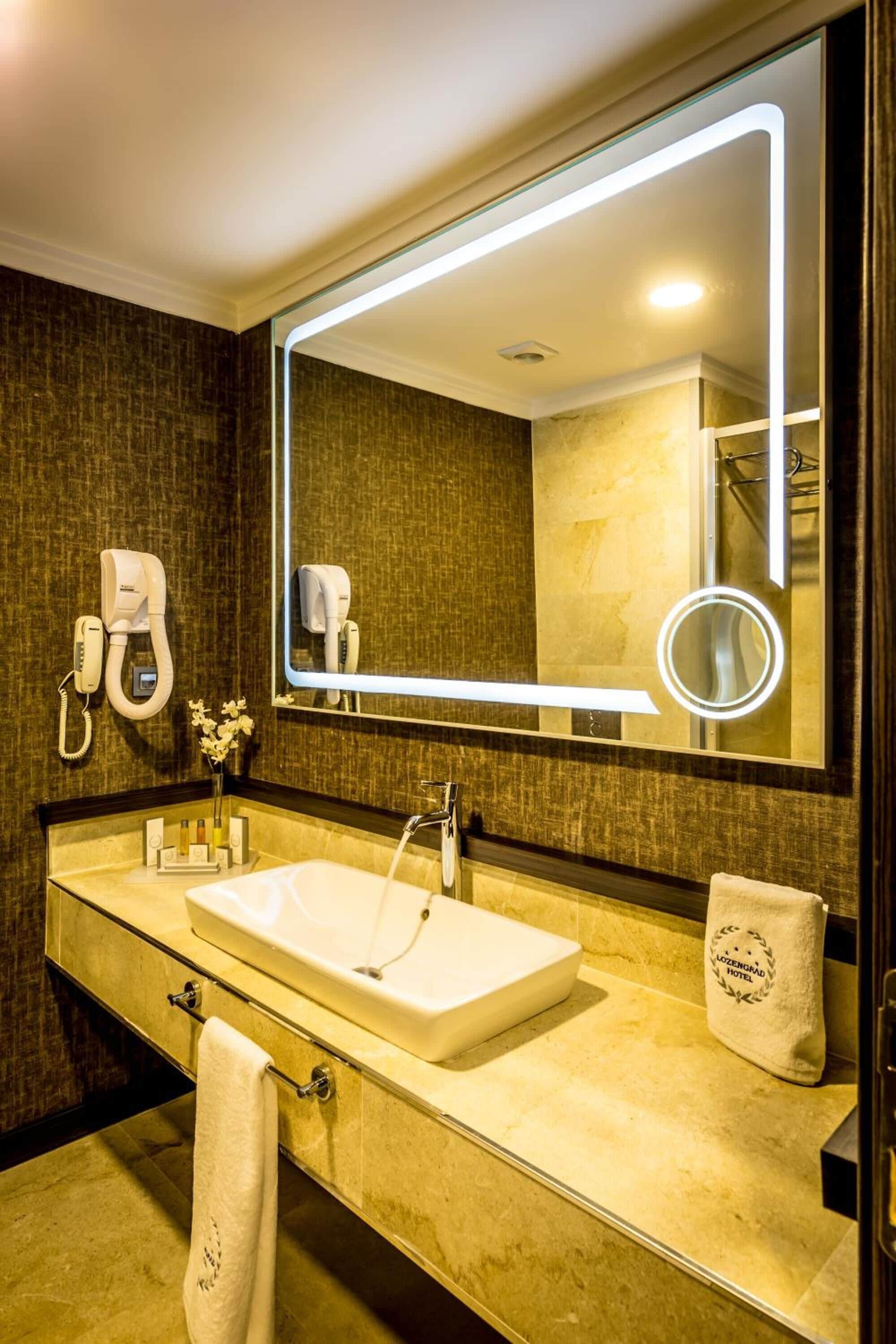 shower, free toiletries, hair dryer, slippers