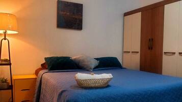 Economy Double Room, 1 Double Bed, Shared Bathroom, Garden View