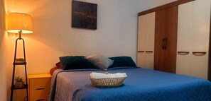 Premium bedding, down comforters, pillowtop beds, free WiFi - Alojamiento El Salvador: Villa Madero - Hotel Boutique (San Salvador)