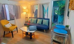 City Studio Suite, 1 Queen Bed with Sofa bed, Private Bathroom, Garden View