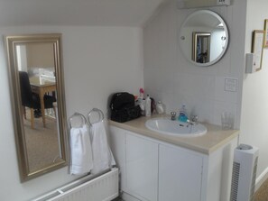 Bathroom - Albany Guest House (Bath)