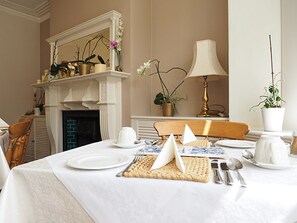 Tägliches inbegriffenes großes Frühstück