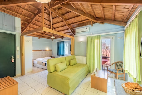 Deluxe Apartment, 1 Bedroom (B1) | 1 bedroom, in-room safe, desk, blackout drapes