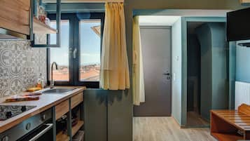 Deluxe Apartment, 1 Bedroom (G1) | 1 bedroom, in-room safe, desk, blackout curtains