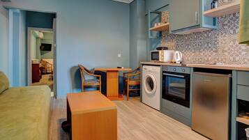 Tab mandi, kelengkapan dandanan diri percuma, pengering rambut