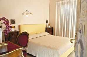 Comfort Room, Garden View | 1 bedroom, minibar, free WiFi, bed sheets - Leonardo's B&B (Agerola)