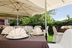 Breakfast, lunch, dinner served; Italian cuisine, ocean views  - Leonardo's B&B (Agerola)