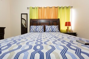 1 bedroom, Egyptian cotton sheets, premium bedding, in-room safe - The Embassy Luxury Apt Crystal Towers II (Kingston)