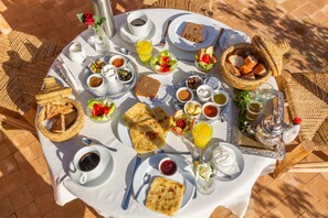Free daily continental breakfast - Riad Tchaikana (Marrakech)