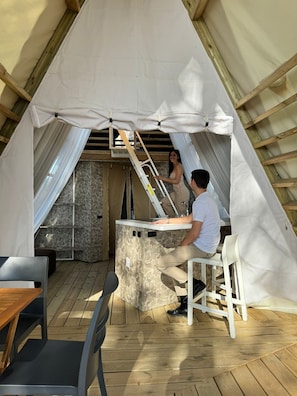 익스클루시브 텐트, 침실 2개 | 저자극성 침구, 암막 커튼, WiFi, 침대 시트